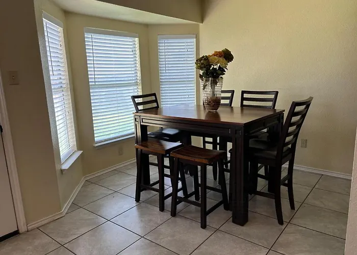 Spacious With Large Backyard Killeen