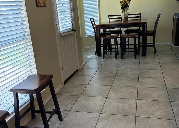 Spacious With Large Backyard Holiday home Killeen